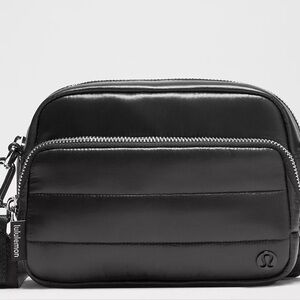 Lululemon Everywhere Crossbody Bag 2L
Wunder Puff